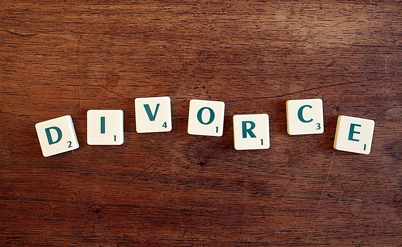 Pourquoi opter pour le divorce à l&rsquo;amiable en ligne sans juge ?