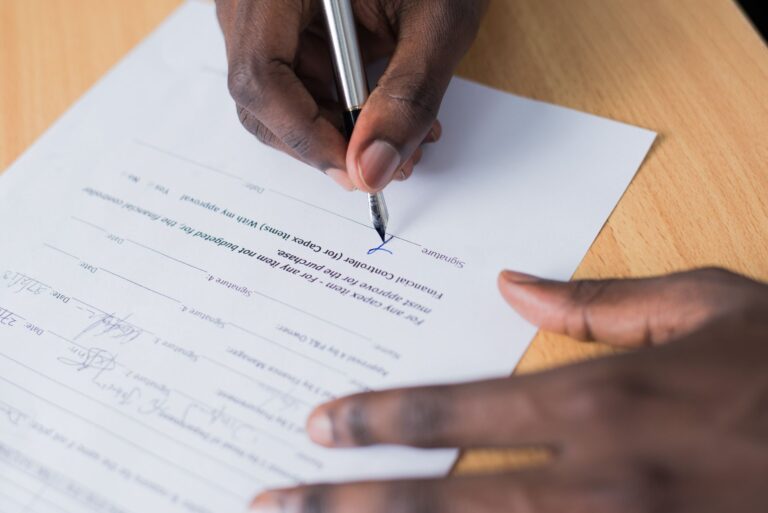 Quels sont les fondamentaux du droit des contrats et des engagements juridiques ?